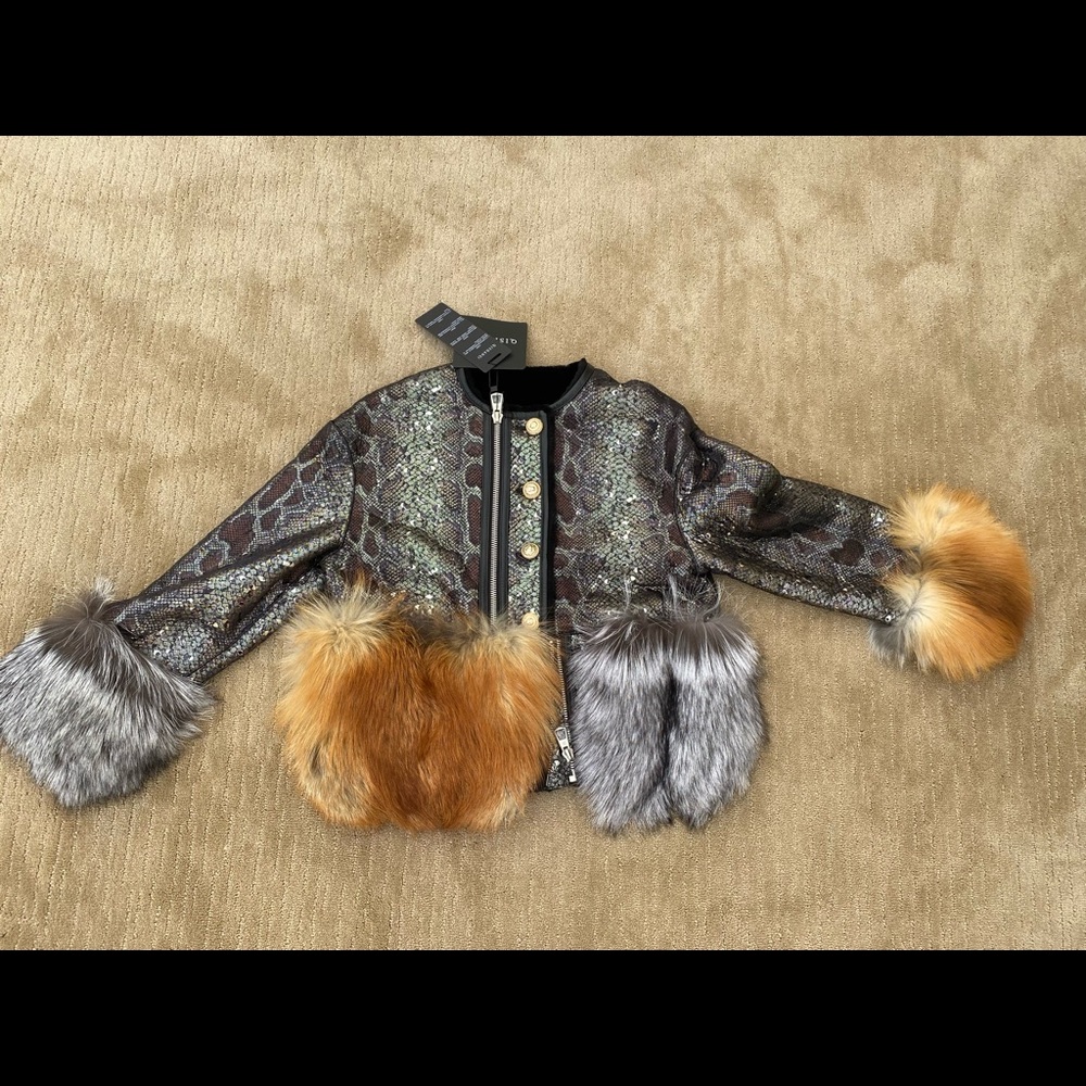 Beautiful jacket with fur